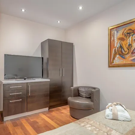 Palace Heritage - Adults Only