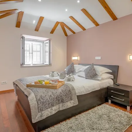 מלון Palace Heritage - Adults Only 4*